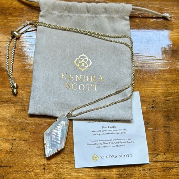 Kendra Scott Jewelry - Kendra Scott Gold Adjustable Necklace